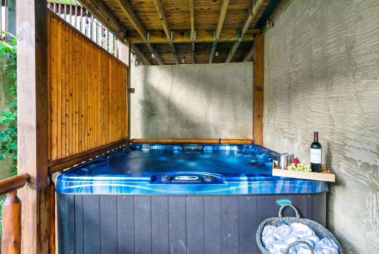 Summer Sale! Pool, Sauna, View, Hottub, Game Sevierville Exterior foto